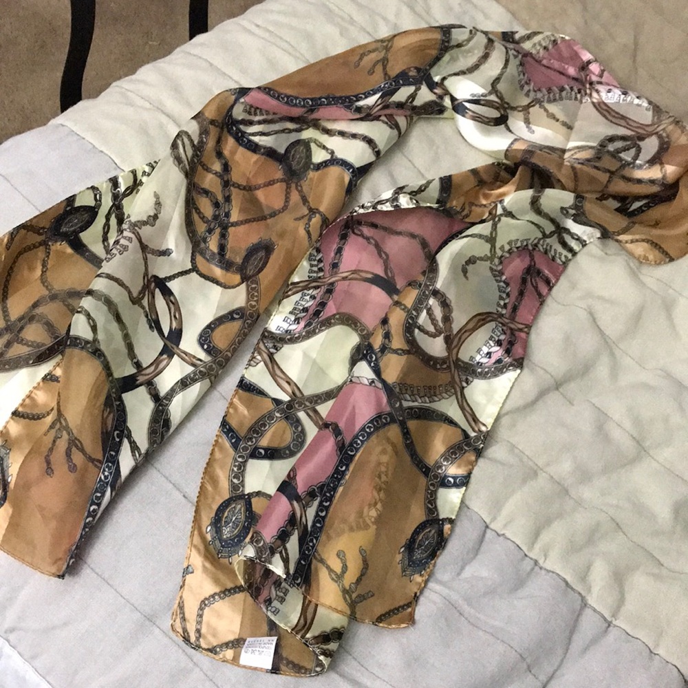 Shiny chain print Scarf 🧣